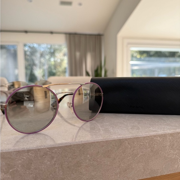 Round Prada sunglasses - Picture 4 of 4